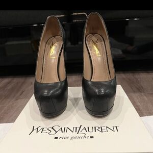 Yves Saint Laurent Tribute Too Pump